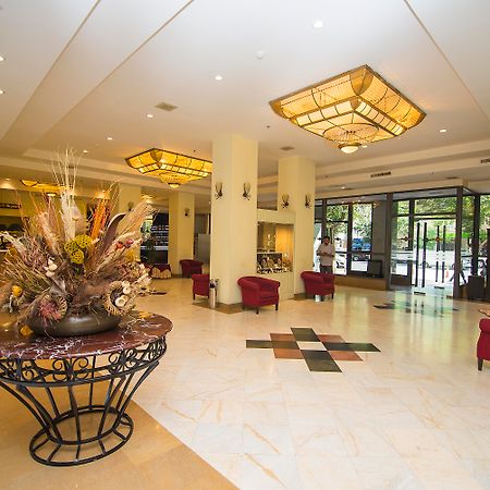 Ani Plaza Hotel Yerevan Exterior foto
