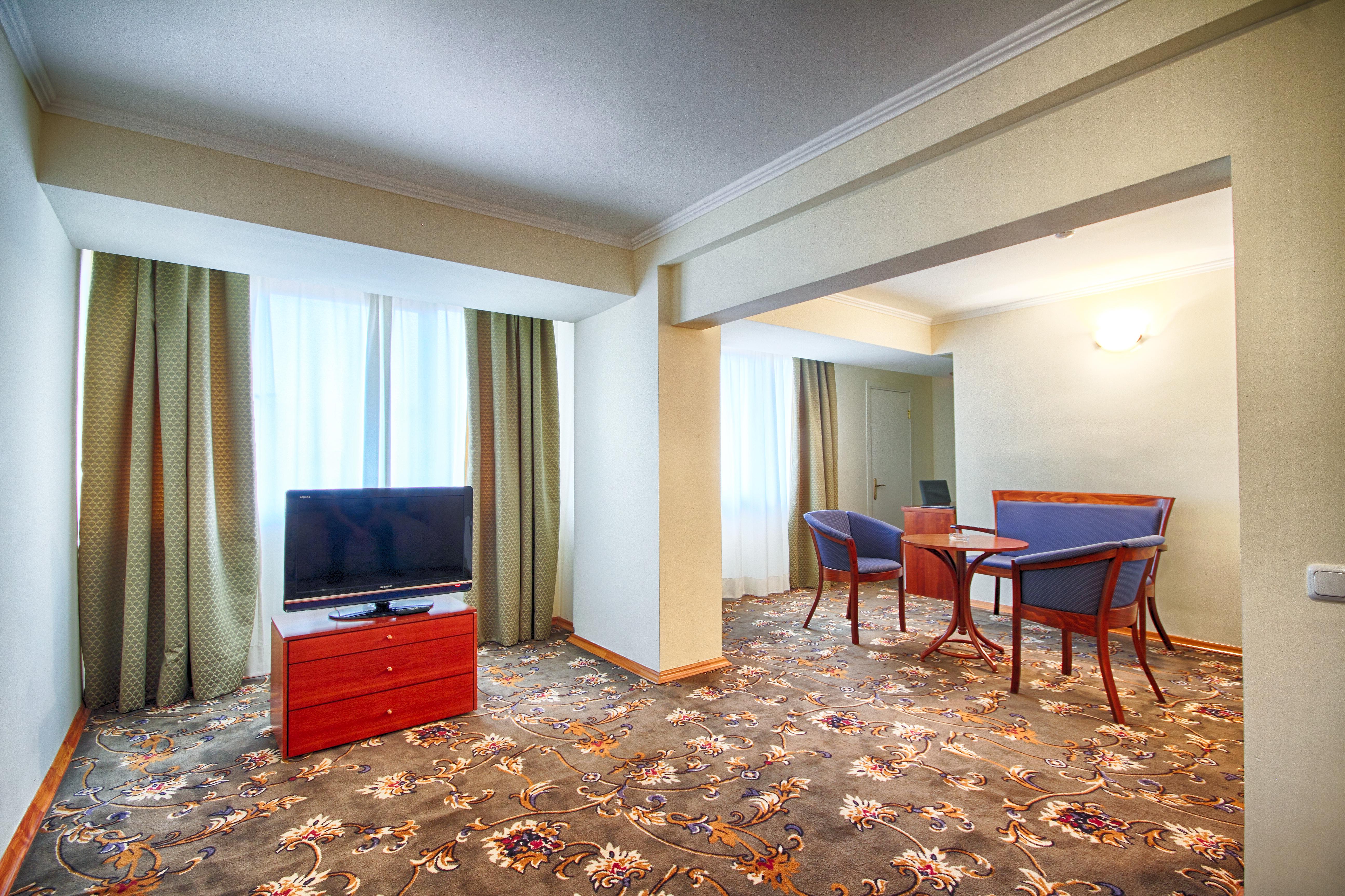 Ani Plaza Hotel Yerevan Exterior foto