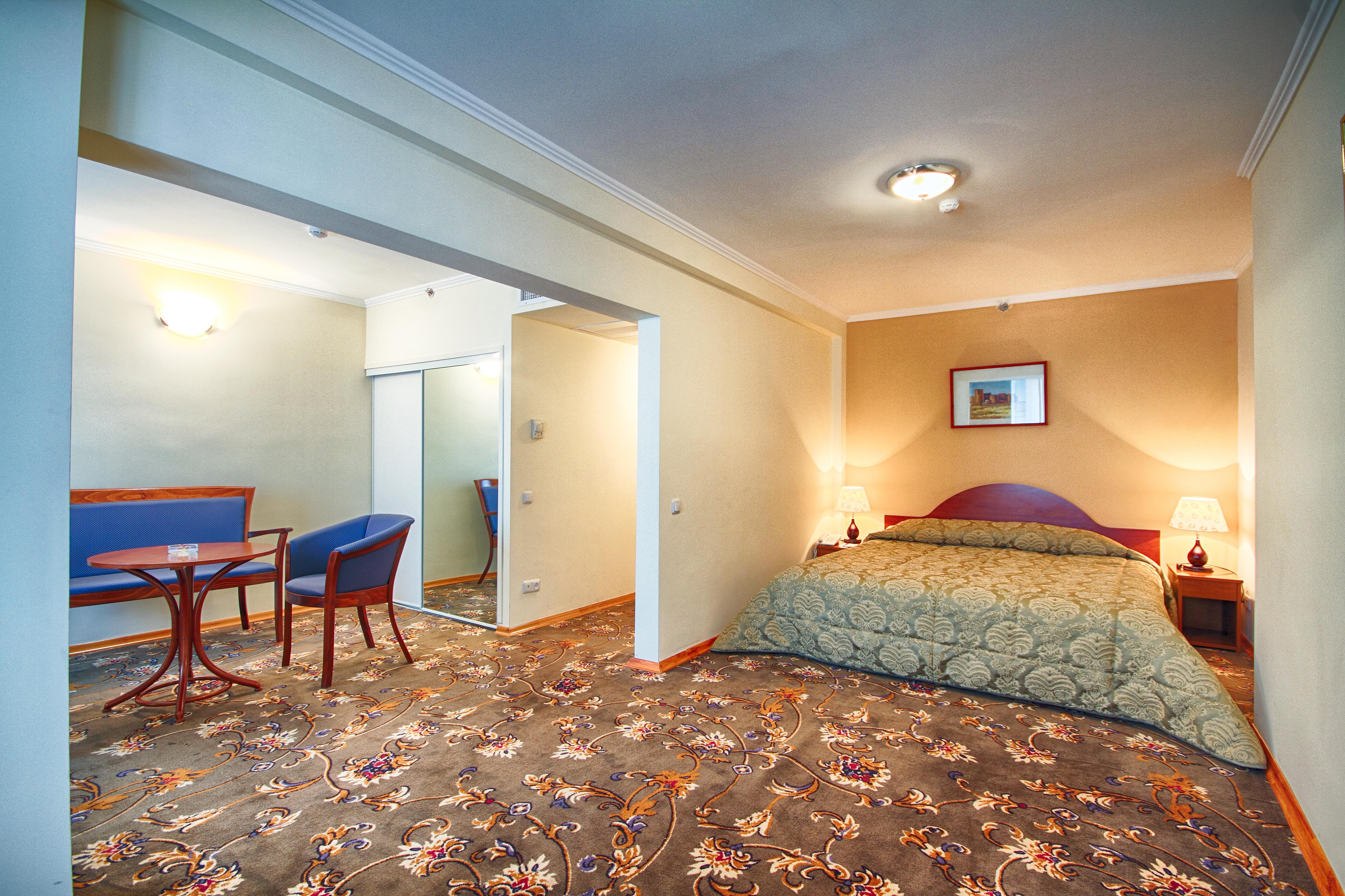 Ani Plaza Hotel Yerevan Exterior foto