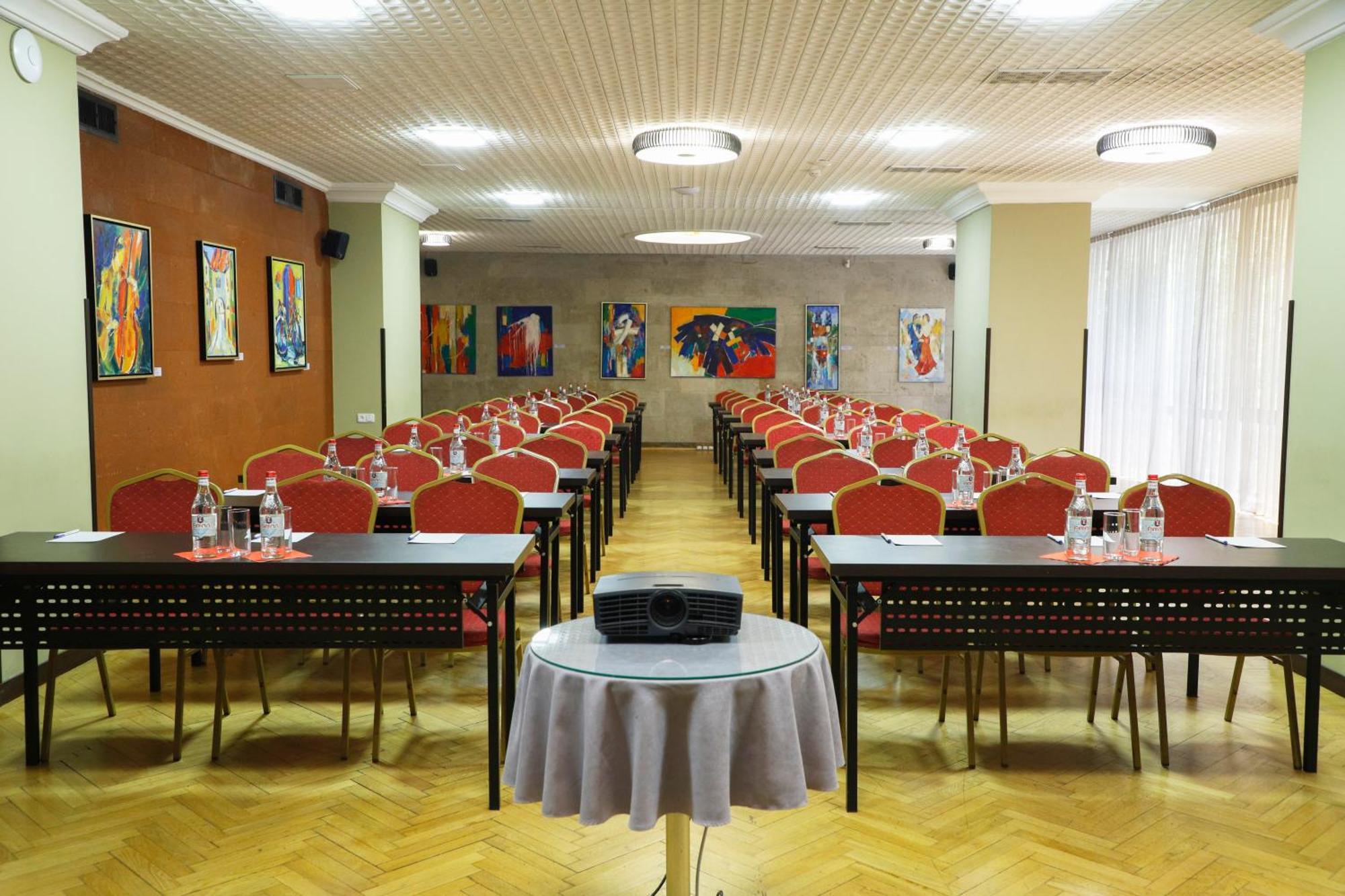 Ani Plaza Hotel Yerevan Exterior foto