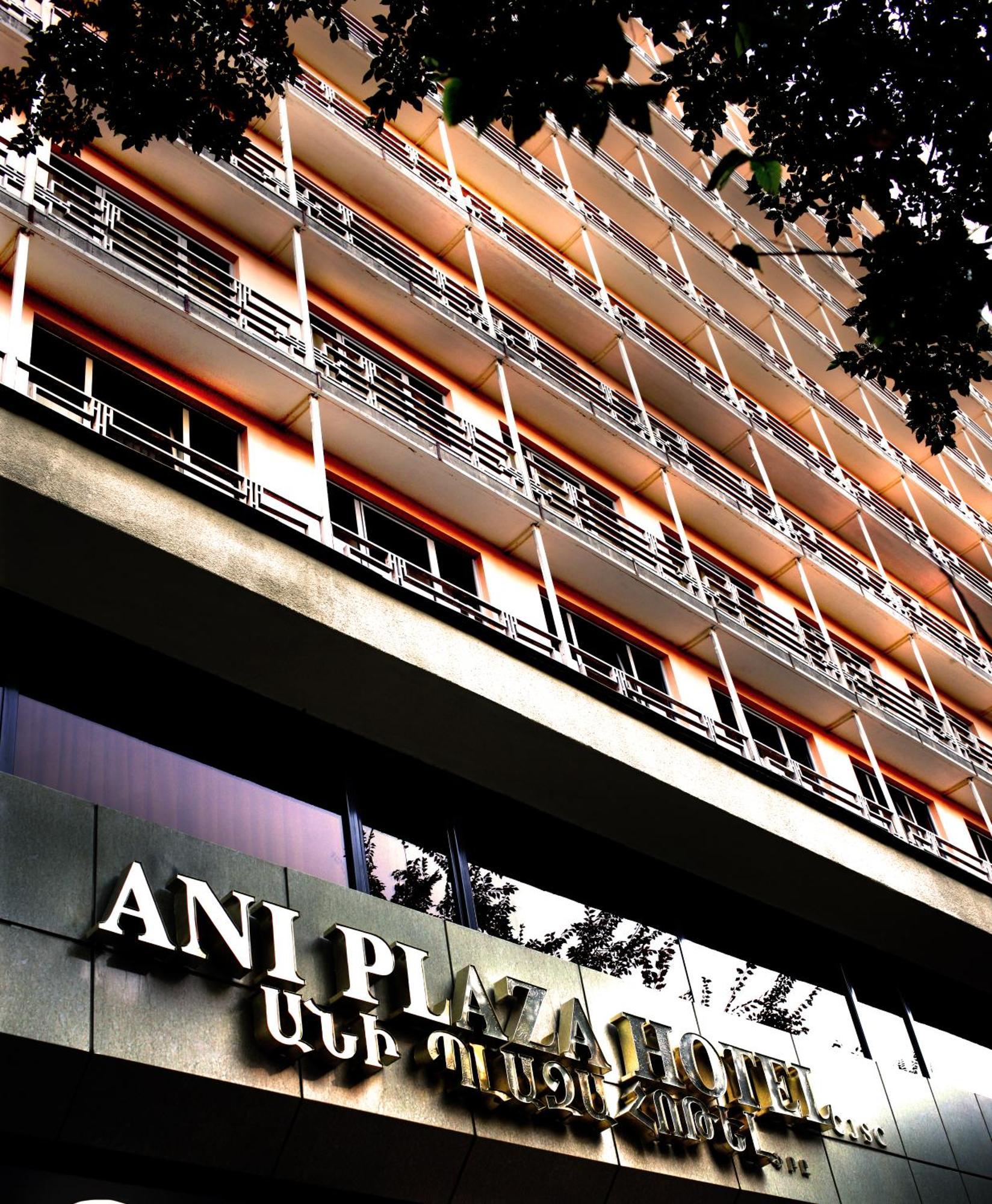 Ani Plaza Hotel Yerevan Exterior foto