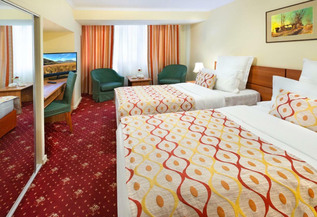 Ani Plaza Hotel Yerevan Exterior foto