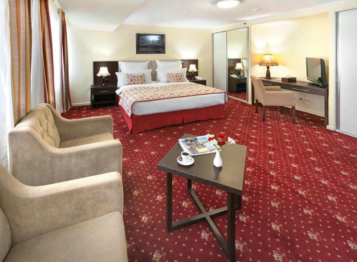 Ani Plaza Hotel Yerevan Exterior foto