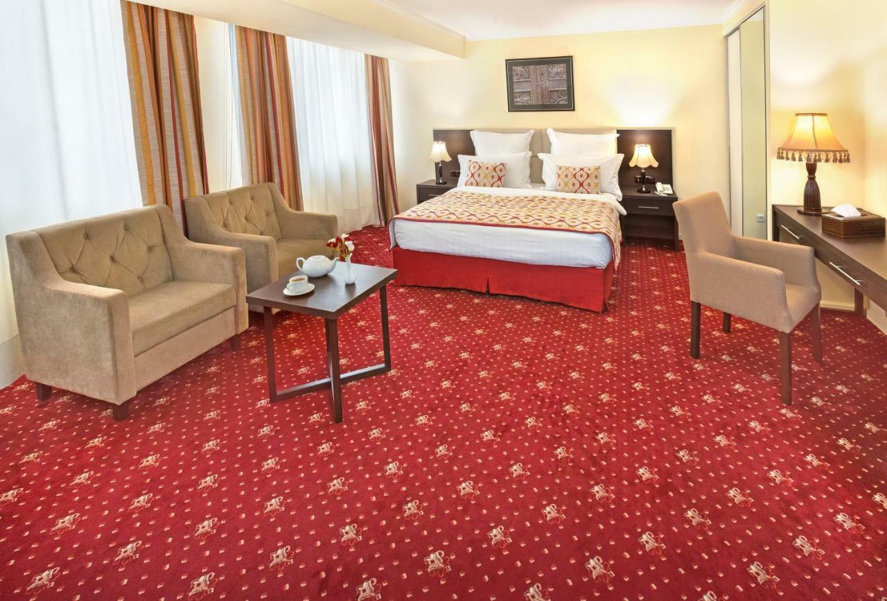 Ani Plaza Hotel Yerevan Exterior foto