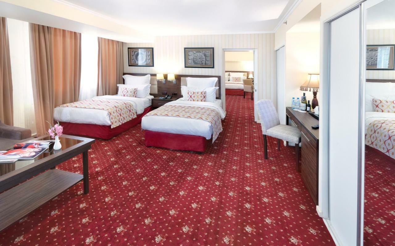 Ani Plaza Hotel Yerevan Exterior foto