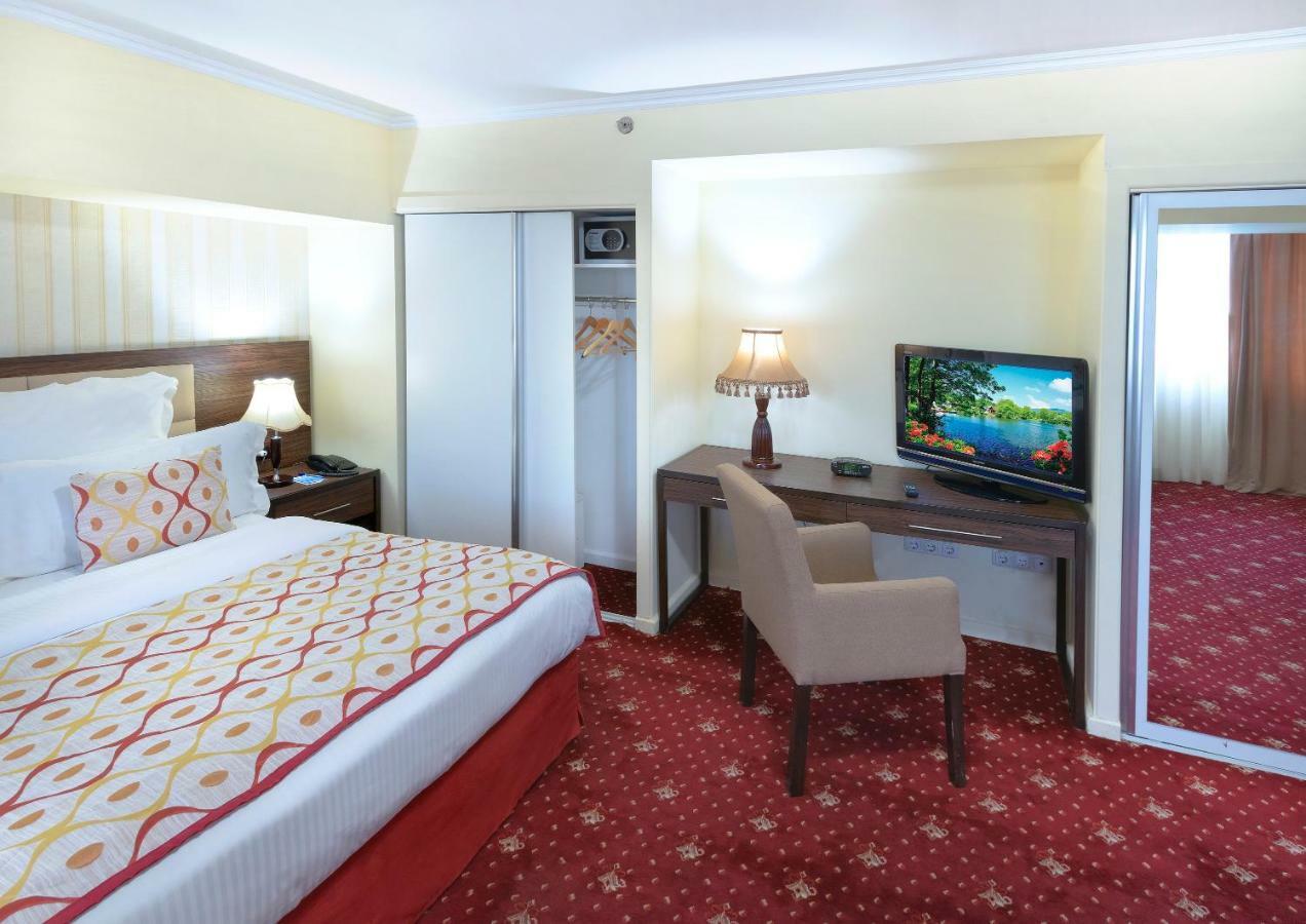Ani Plaza Hotel Yerevan Exterior foto